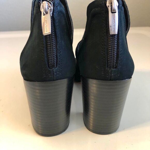 NWT VINCE CAMUTO Katnina Perforated Leather Bootie Peep-toe Black 7.5 MSRP $149 - Picture 4 of 9